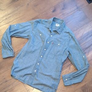 Levi's Denim Women's Button Down Shirt
